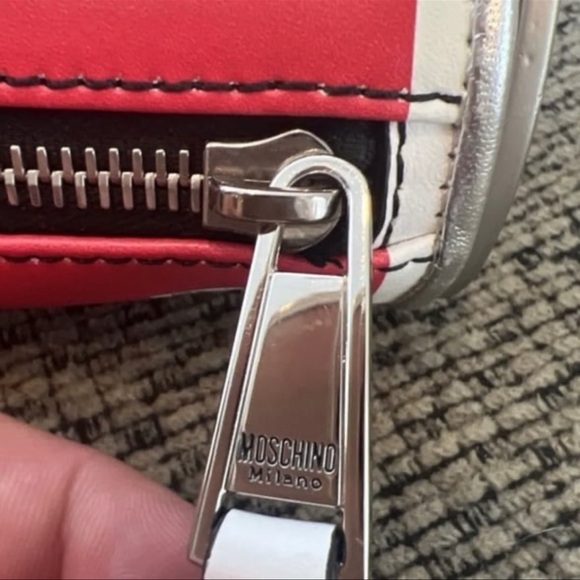 RARE SS20 Moschino x Budweiser Couture Clutch Shaped Can Purse NEW With Tags - Picture 7 of 10